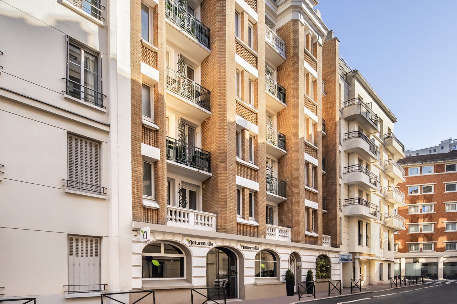Façade de la Résidence Courcelle, au 4 rue Édouard-Vaillant à Levallois-Perret
